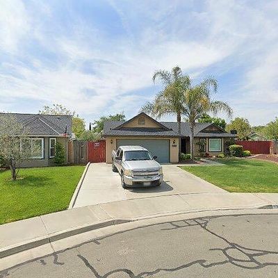 2330 Ashwood Ct, Hanford, CA 93230