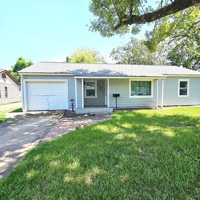 235 Laurel St, Lake Jackson, TX 77566