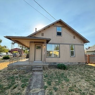 235 S 11 Th St, Cottage Grove, OR 97424