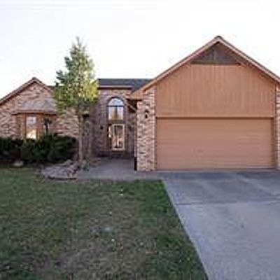 2358 Saffron Ct, Troy, MI 48085