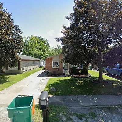 23639 Liddle St, Trenton, MI 48183