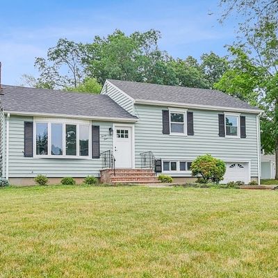 24 Apple Tree Ln, Morris Plains, NJ 07950