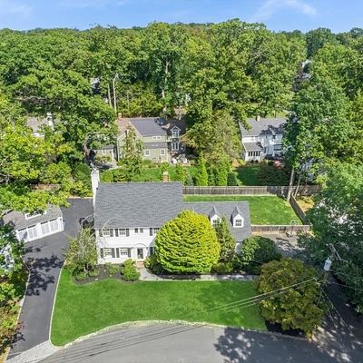 24 Canterbury Ln, Westfield, NJ 07090