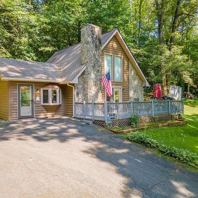 24 Old Thomas Rd, Franklin, NC 28734