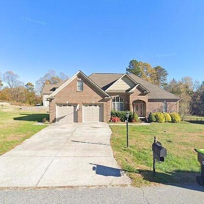 240 Ashbrook Rd, Thomasville, NC 27360