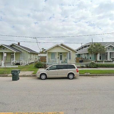 2408 33 Rd St, Galveston, TX 77550