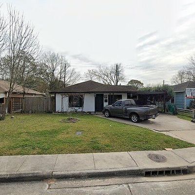 2410 Raymond St, Pasadena, TX 77506