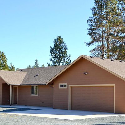 2410 Robertson Bridge Rd, Grants Pass, OR 97526