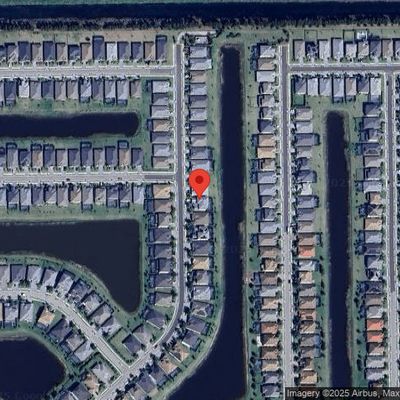 2418 Orchard St, Naples, FL 34120