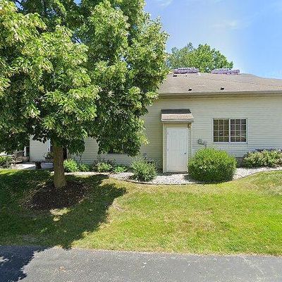 2419 Fox River Pkwy, Waukesha, WI 53189