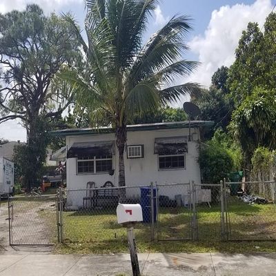 2420 Nw 99 Th Ter, Miami, FL 33147