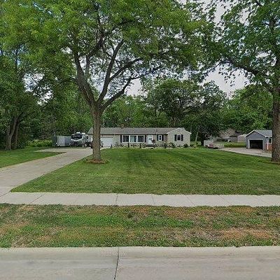 2426 Rownd St, Cedar Falls, IA 50613