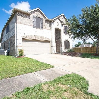 2427 Yellow Maple Ln, Fresno, TX 77545