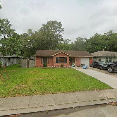 218 Redwood St, Lake Jackson, TX 77566