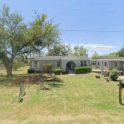 218 South St, Tye, TX 79563