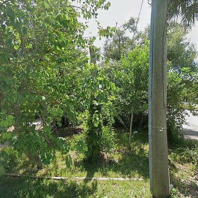 219 Florida Ave, New Smyrna Beach, FL 32169