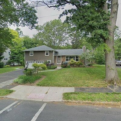 22 Broadlawn Dr, Livingston, NJ 07039