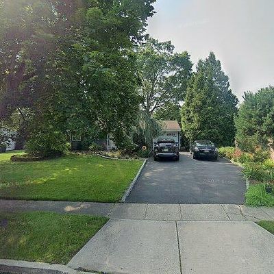 22 Constable Rd, Kendall Park, NJ 08824