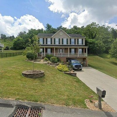 220 Coachside Dr, Washington, PA 15301