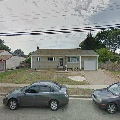 220 Plitt Ave, Farmingdale, NY 11735