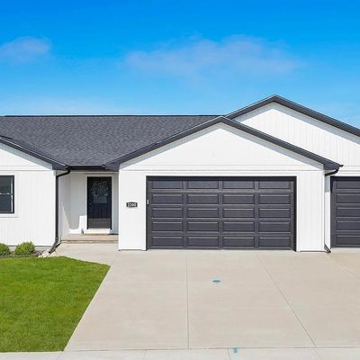 2200 White Wolf Ln, Kaukauna, WI 54130