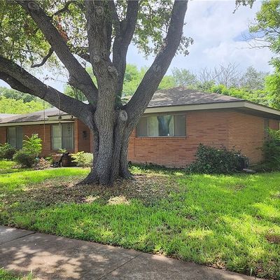 2202 E Loma Vista Ave, Victoria, TX 77901