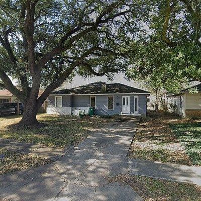 2208 Commander St, Pasadena, TX 77502