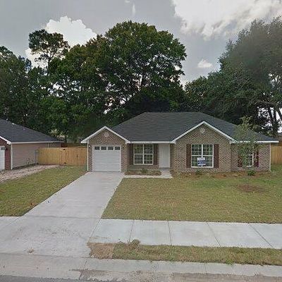 221 Guyett Ave, Hinesville, GA 31313