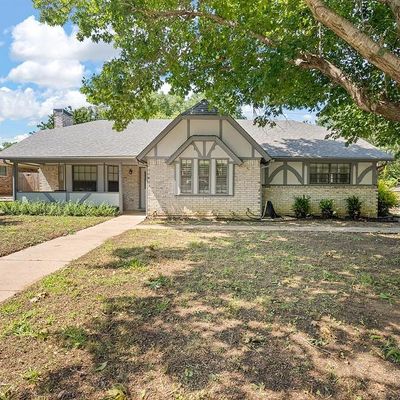 221 Ne Shady Oaks Dr, Burleson, TX 76028