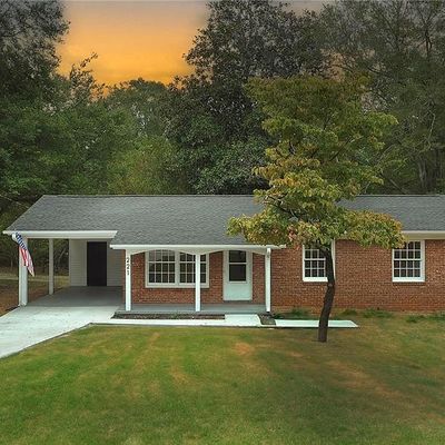 221 Sanders Rd, Central, SC 29630