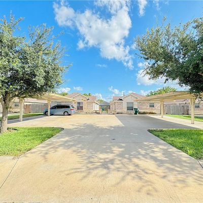 221 W Albatross Ave, Pharr, TX 78577