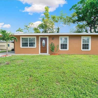 2215 19 Th St E, Bradenton, FL 34208