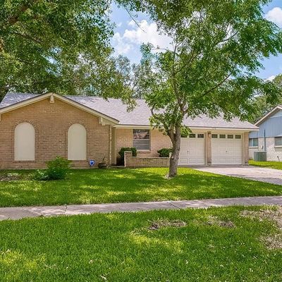 2216 Hickory Ln, Pasadena, TX 77502