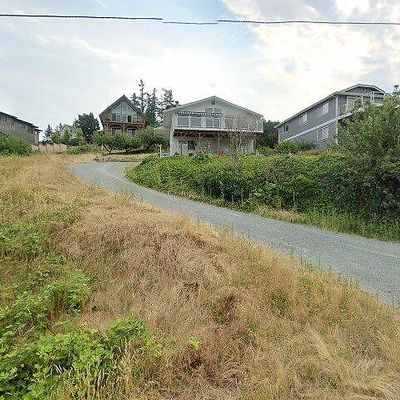 2219 Wagner Rd, Camano Island, WA 98282