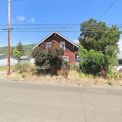 222 W 1 St Ave, Riddle, OR 97469