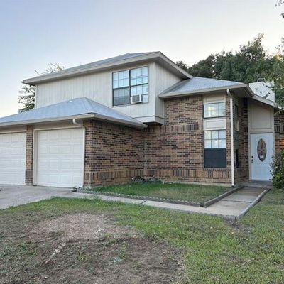 2222 Wamsetta Dr, Arlington, TX 76018