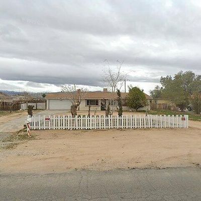 22261 Kayenta Rd, Apple Valley, CA 92308