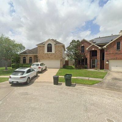 223 Rolling Springs Ln, Dickinson, TX 77539