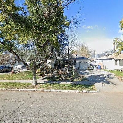 2233 E University Ave, Fresno, CA 93703