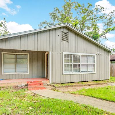 224 Maddox St, Clute, TX 77531