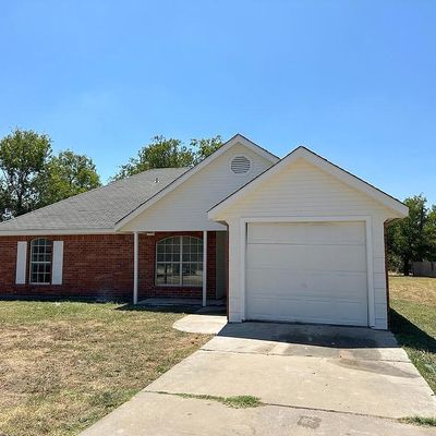 225 Brook Cir, Krum, TX 76249