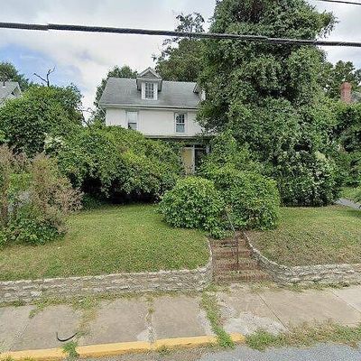 225 W Evergreen St, West Grove, PA 19390