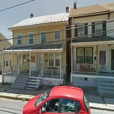 226 W Franklin St, Womelsdorf, PA 19567