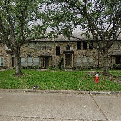 2261 Broadlawn Dr, Houston, TX 77058