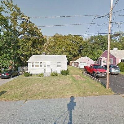 227 Burnham Rd, Lowell, MA 01852