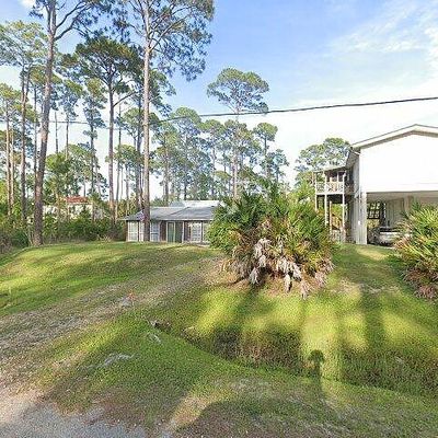 26 Lake View Dr, Panacea, FL 32346