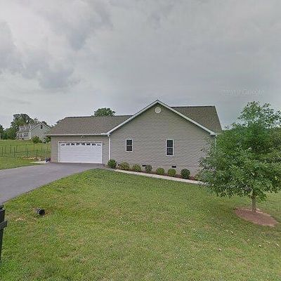 26 Tillman Dr, Hendersonville, NC 28792