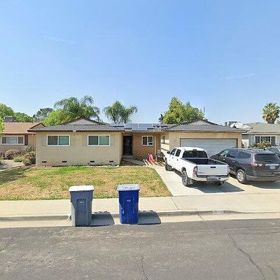 2612 Renn Ave, Clovis, CA 93611