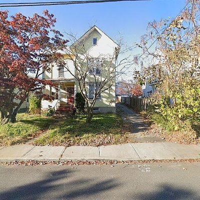 27 Center St, Danbury, CT 06810