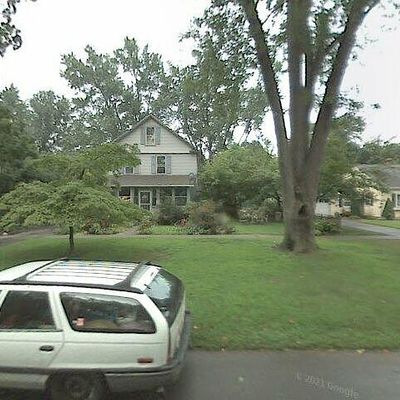 27 Massachusetts Ave, Longmeadow, MA 01106